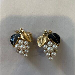 Signed Trifari Kunio Matsumoto Grapes Pearl Cluster Statement Earrings